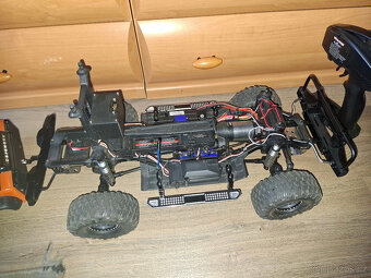 RC auto Traxxas trx4 Land Rover Defender - 5
