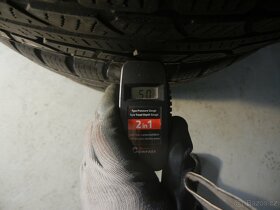 Zimní pneu Nokian 235/60R17 - 5