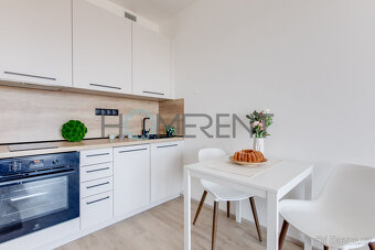 Pronájem bytu 1+kk, 29m² + 6m² balkon s garážovým parkovacím - 5