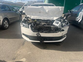 Nabouraná Škoda fabia combi 2021 - 5