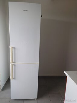 Kombinovaná lednice+pračka - 5