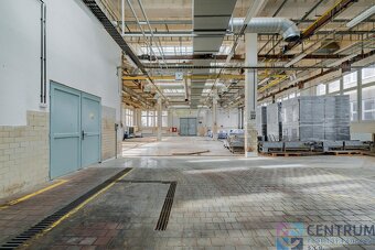 Nabízíme k pronájmu přízemní výrobní nebo skladovocí halu o  - 5