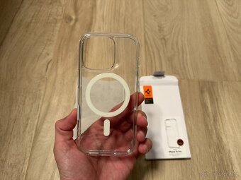 Spigen Ultra Hybrid T MagSafe White pro iPhone 16 Pro - 5