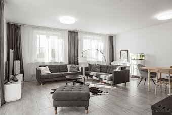 Prodej rodinného domu 6+kk s autodílnou – Šimanov, 9 km od J - 5