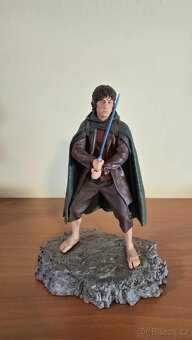 Kompletní sada sošek hobitů z Pána Prstenů od Iron Studios - 5