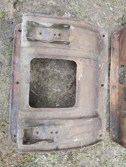 Plech pod nádrž Škoda 100 - 5