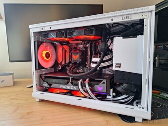 Kompaktní MAtx pc s RX 7800 XT - 5