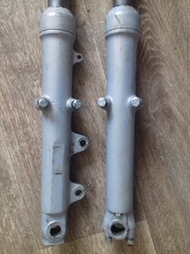 Yamaha XS 650 1100 400 Yamaha RD 250 350 - díly - 5