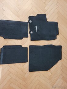 koberečky, poklice, středové krytky - 5