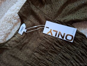 Khaki šaty ONLY - 5