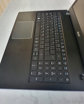 Acer Aspire E15 (E5-575G-31BT) i3 th 7 Gen. SSD 250 GB - 5