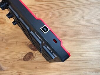 Akai MPD218 – plně funkční, dobrý stav - 5