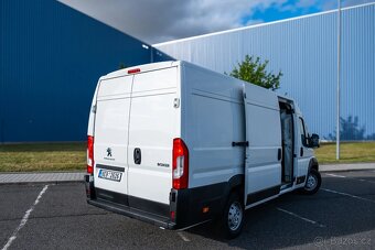 Půjčte si prostornou dodávku Peugeot Boxer L4H2 - 5