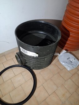 Nové kanalizační dno, vlnovec, adaptér na poklop a kolena - 5