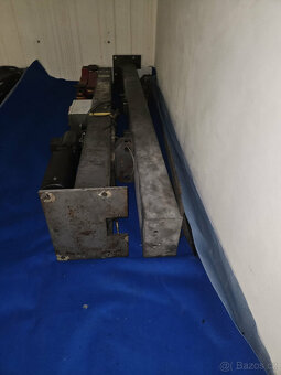 Dvousloupový hydraulický zvedák/hever s přejezdem 3t - 5