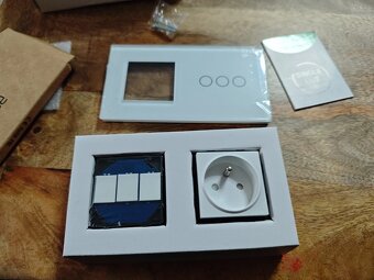 Dotykový spínač Bseed z bílého skla - 5