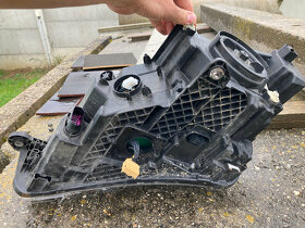 Přední světlo Škoda Superb lll - 5