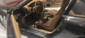 Porsche Carrera Út Models 1:18 - 5