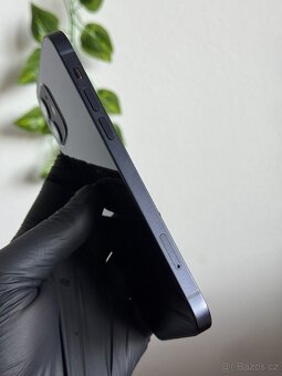 iPhone 12 64GB černý - 100% baterie - 5