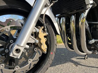 Suzuki GSX 1400 - 5