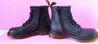 VYŠŠÍ KOTNÍKOVÉ BOTY - dr. MARTENS - vel. 32 - 5