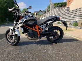 KTM Duke 690 54KW v TP 32 Možno řídit od 18 let. - 5
