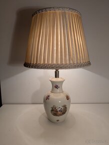 porcelánová stará malovaná lampička, látkové stínidlo - 5