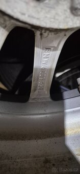 Kompletní zimní sada originálních alu kol Mercedes-Benz z mo - 5