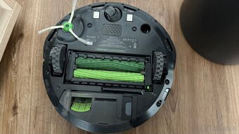 Robotický vysavač iRobot Roomba i7+, stanice +příslušenství - 5