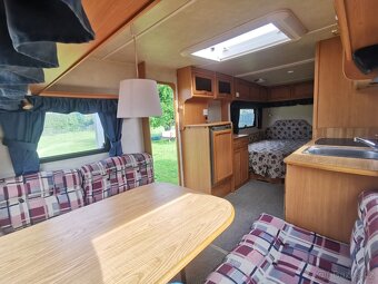 Karavan Cabby 550 - topení Alde, vyhřívaná podlaha, mover - 5