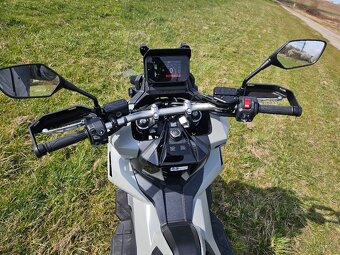 XADV 750 novy model 2025 - 5