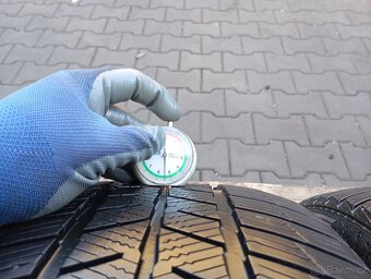 245/40/18 zimní pneu barum - 5