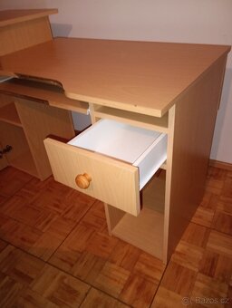 Darujeme kancelářský počítačový stůl - 5