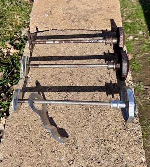 Jawa pérák, Ogar 350 - šrouby tuhosti řízení - 5