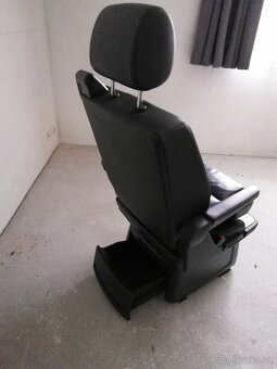 VW MULTIVAN otočná sedačka s dětskou sedačkou - 5