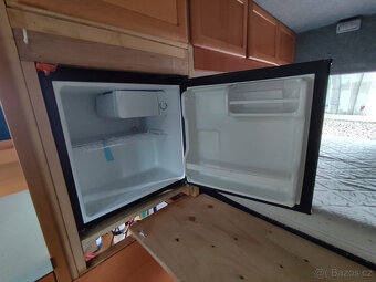 Obytný Peugeot Boxer L3H2, klima, tažné, 3 místa - 5