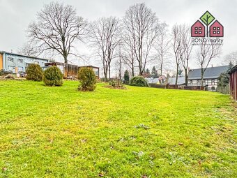 Stavební pozemek o výměře 1380 m2, IS u pozemku, klidná a př - 5