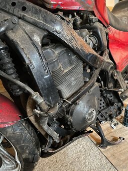 Suzuki 600F - 5