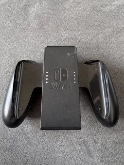 Prodám Nintendo Switch OLED + 3hry - 5