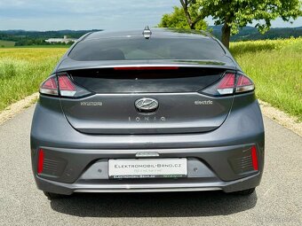 Hyundai IONIQ,38,3 kWh,SoH 100%,TČ,BlueLink, sDPH 449 000,- - 5