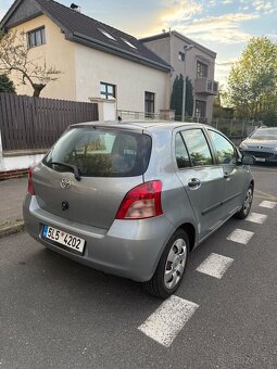 Toyota Yaris II 1.3 benzin - 5