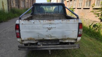 Nissan Navara pickup D22 4x4 - 5
