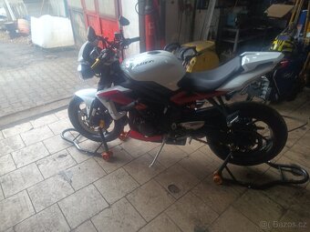 Triumph Street triple 675 - 5