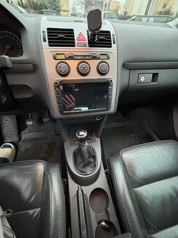 VW Touran 2010, 2.0 TDI, 103kw, 7mist. Cele v Kuzi - 5