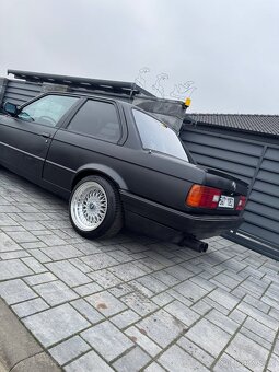 BMW e30 325i - 5