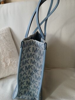 Moc pěkná modrá kabelka - 5