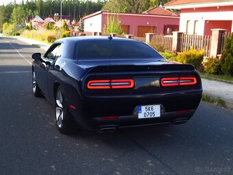 Dodge Challenger, 5.7 HEMI V8 SRT vzhled - DPH - 5