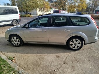 Ford Focus 1.6 - 5