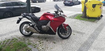 HONDA VFR 1200 F - 5