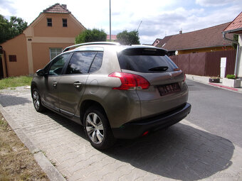 Peugeot 2008 1.2 VTi,navigace,1.majitel,serviskní kniha,TOP - 5